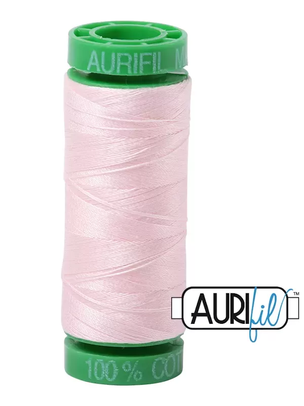 FIL COTON MAKO 40 AURIFIL 6723 Fairy Floss - Petite bobine de 150 mètres