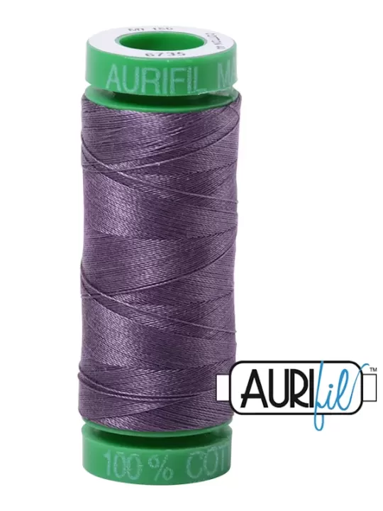 FIL COTON MAKO 40 AURIFIL 6735 Plumtastic - Petite bobine de 150 mètres