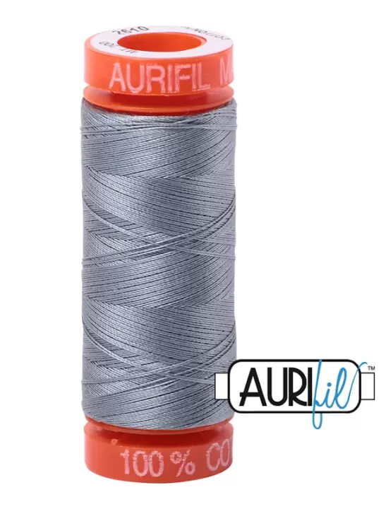 FIL COTON MAKO 50 AURIFIL 2610 Light Blue Grey - Petite bobine de 200 mètres