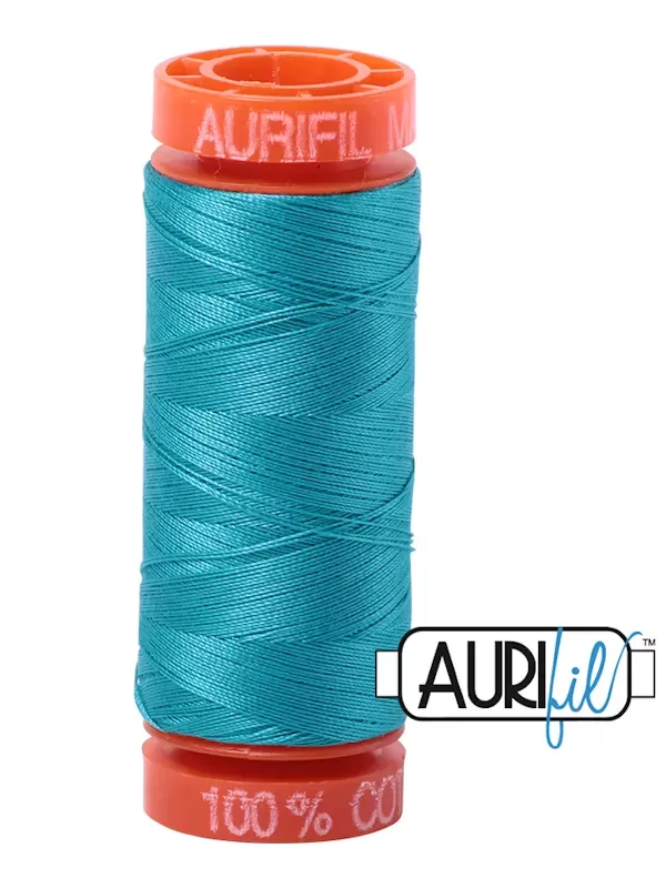 FIL COTON MAKO 50 AURIFIL 2810 Turquoise - Petite bobine de 200 mètres