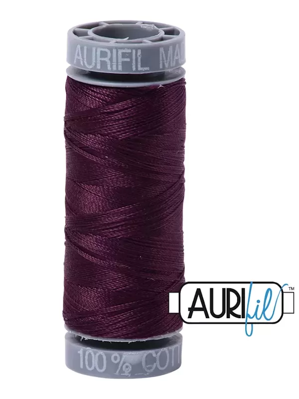 FIL COTON MAKO 28 AURIFIL 1240 Very Dark Eggplant - Petite bobine de 100 mètres