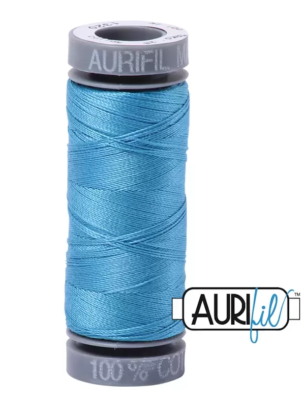 FIL COTON MAKO 28 AURIFIL 1320 Bright Teal - Petite bobine de 100 mètres