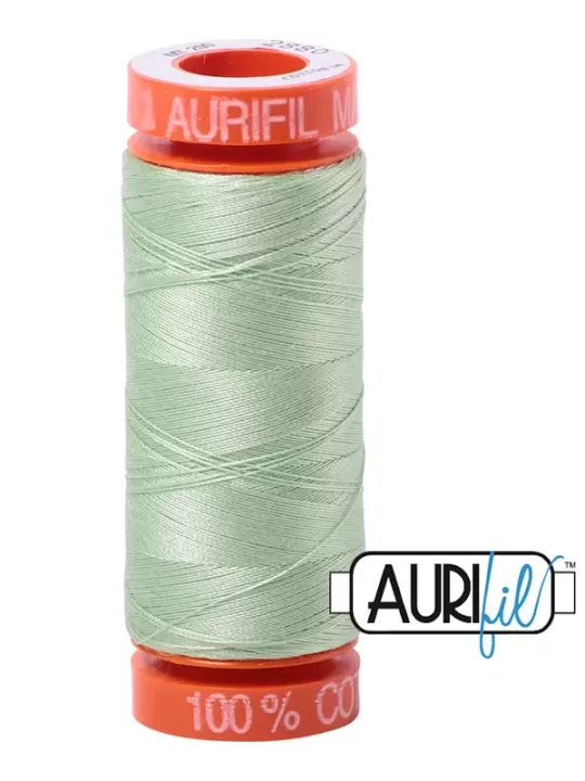 FIL COTON MAKO 50 AURIFIL 2880 Pale Green - Petite bobine de 200 mètres