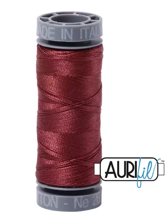 FIL COTON MAKO 28 AURIFIL 2345 Raisin - Petite bobine de 100 mètres