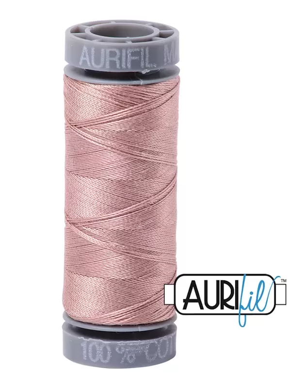 FIL COTON MAKO 28 AURIFIL 2375 Antique Blush - Petite bobine de 100 mètres