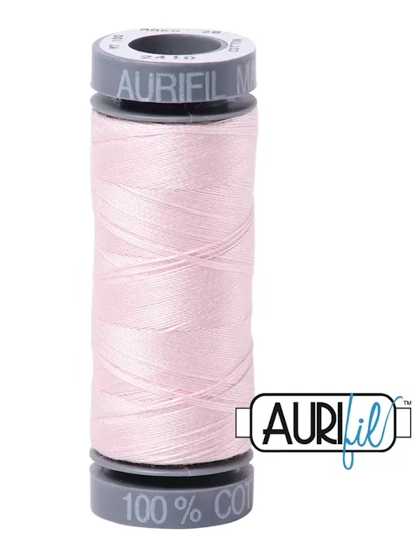 FIL COTON MAKO 28 AURIFIL 2410 Pale Pink - Petite bobine de 100 mètres