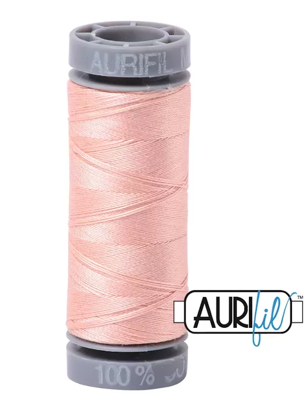 FIL COTON MAKO 28 AURIFIL 2420 Fleshy Pink - Petite bobine de 100 mètres