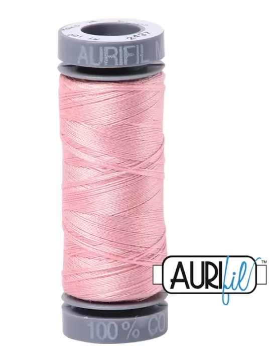 FIL COTON MAKO 28 AURIFIL 2437 Light Peony - Petite bobine de 100 mètres