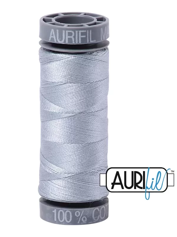 FIL COTON MAKO 28 AURIFIL 2612 Artic Sky - Petite bobine de 100 mètres