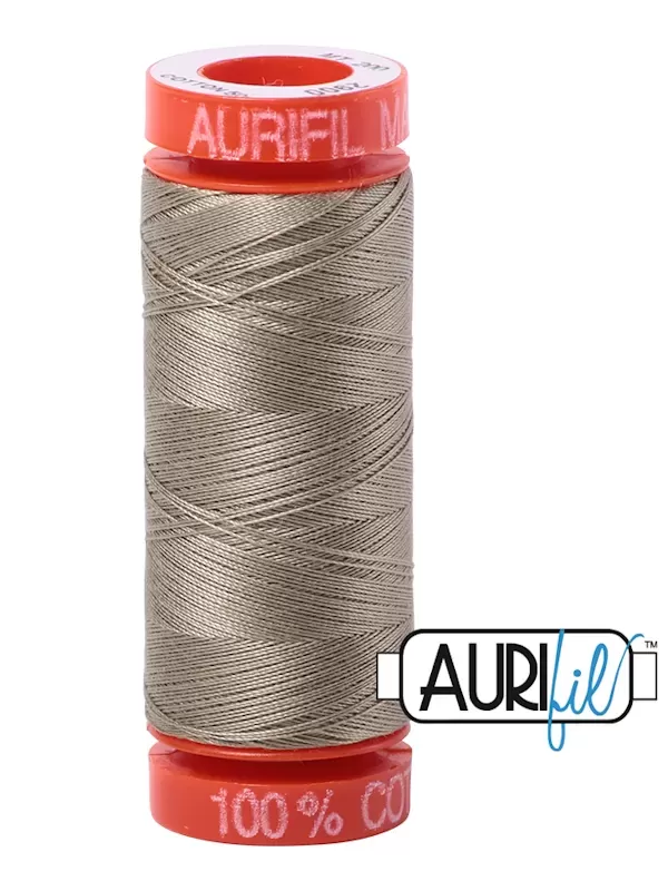 FIL COTON MAKO 50 AURIFIL 2900 Light Khaki Green - Petite bobine de 200 mètres