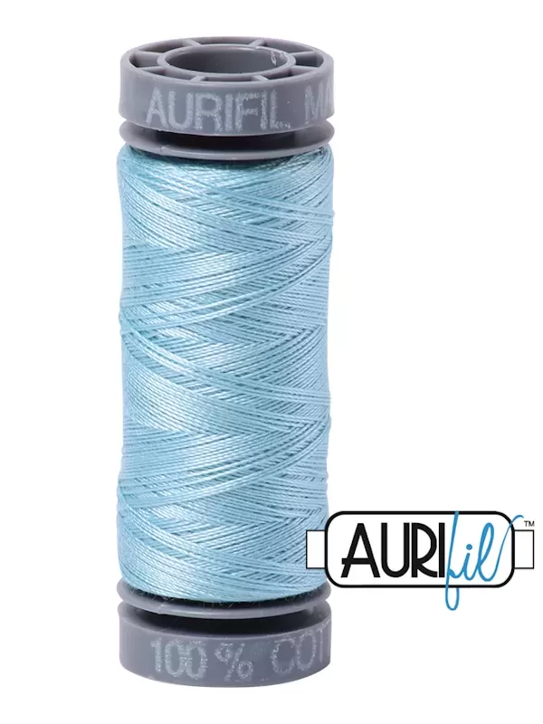 FIL COTON MAKO 28 AURIFIL 2805 Light Grey Turquoise - Petite bobine de 100 mètres