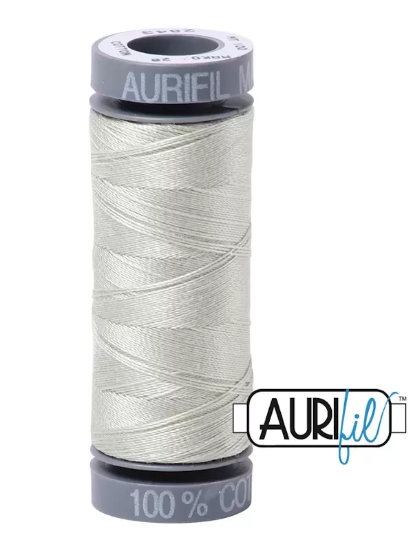 FIL COTON MAKO 28 AURIFIL 2843 Light Grey Green - Petite bobine de 100 mètres