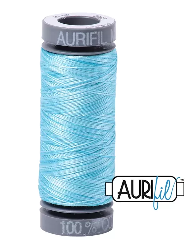 FIL COTON MAKO 28 AURIFIL 4663 Baby Blue Eyes - Petite bobine de 100 mètres