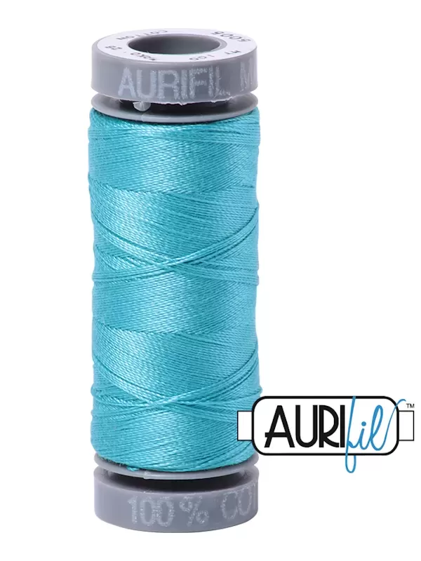 FIL COTON MAKO 28 AURIFIL 5005 Bright Turquoise - Petite bobine de 100 mètres