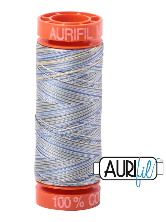 FIL COTON MAKO 50 AURIFIL 4649 Lemon Blueberry - Petite bobine de 200 mètres