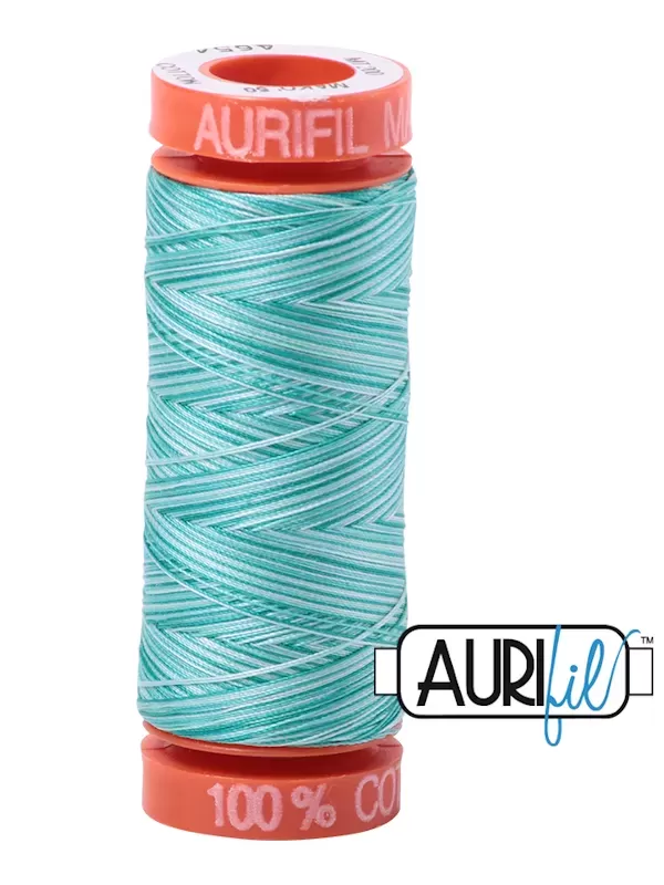 FIL COTON MAKO 50 AURIFIL 4654 Turquoise Foam - Petite bobine de 200 mètres