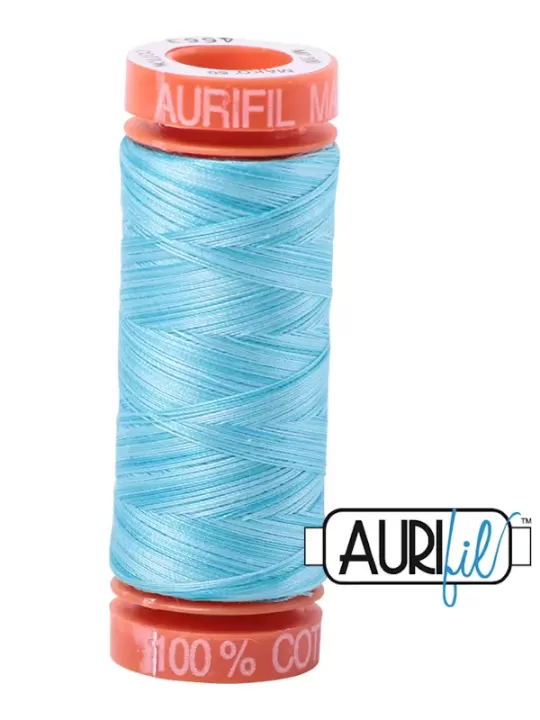 FIL COTON MAKO 50 AURIFIL 4663 Baby Blue Eyes - Petite bobine de 200 mètres