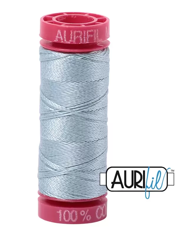 FIL COTON MAKO 12 AURIFIL 2847 Bright Grey Blue - Petite bobine de 50 mètres