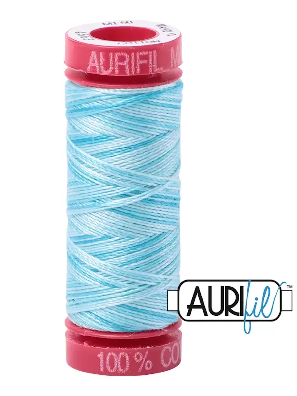 FIL COTON MAKO 12 AURIFIL 4663 Baby Blue Eyes - Petite bobine de 50 mètres