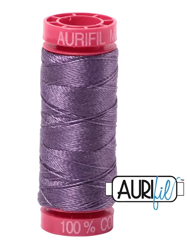 FIL COTON MAKO 12 AURIFIL 6735 Plumtastic - Petite bobine de 50 mètres