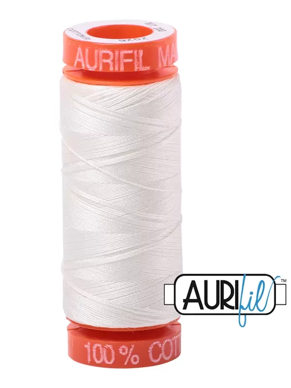 FIL COTON MAKO 50 AURIFIL 2026 Chalk - Petite bobine de 200 mètres