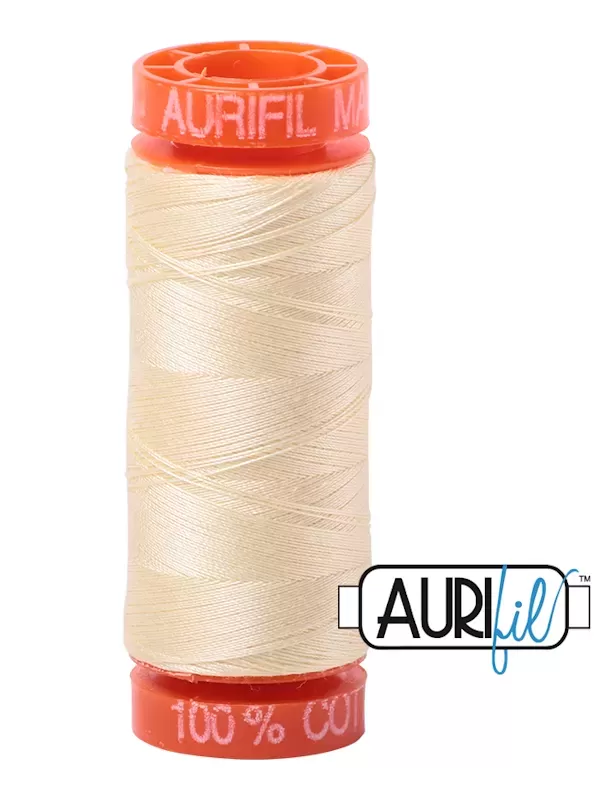 FIL COTON MAKO 50 AURIFIL 2110 Light Lemon - Petite bobine de 200 mètres