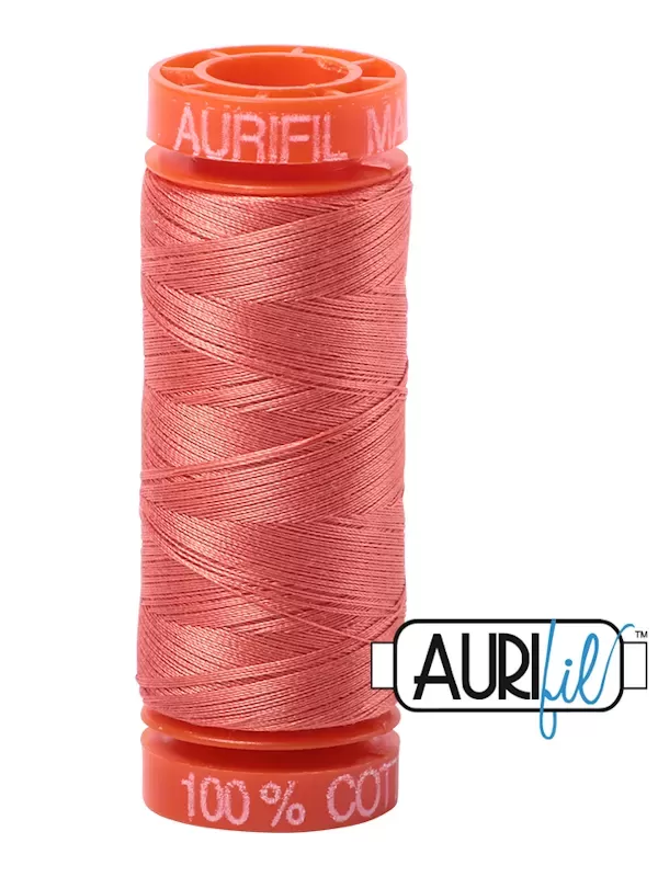 FIL COTON MAKO 50 AURIFIL 2225 Salmon - Petite bobine de 200 mètres