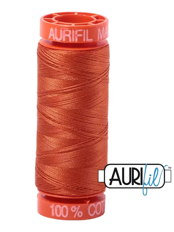 FIL COTON MAKO 50 AURIFIL 2240 Rusty Orange - Petite bobine de 200 mètres