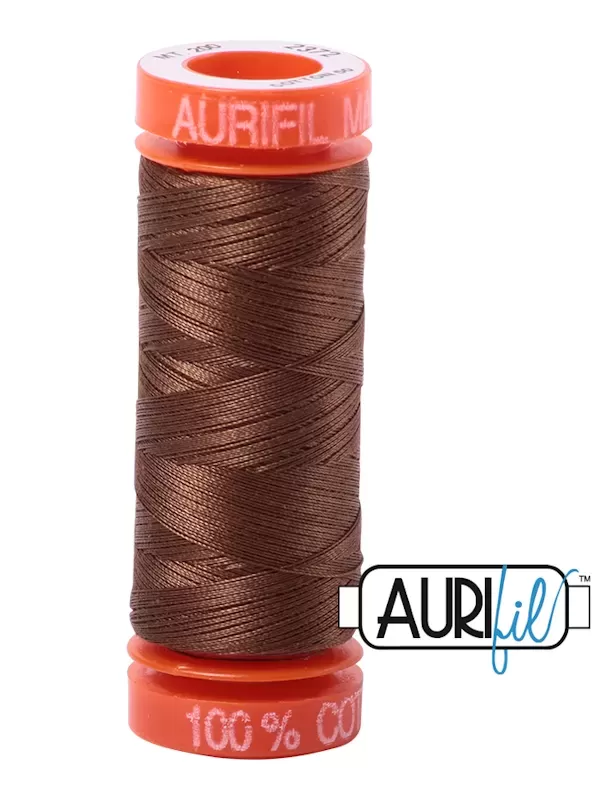 FIL COTON MAKO 50 AURIFIL 2372 Dark Antique Gold - Petite bobine de 200 mètres