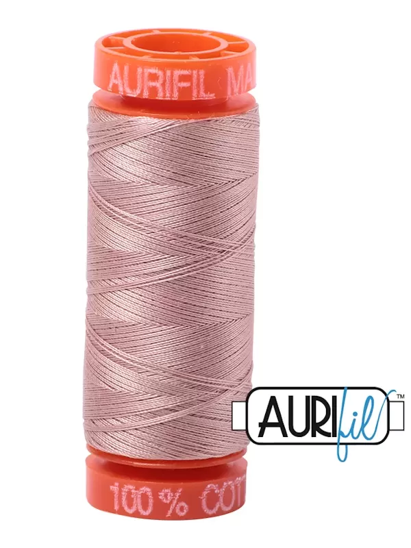 FIL COTON MAKO 50 AURIFIL 2375 Antique Blush - Petite bobine de 200 mètres