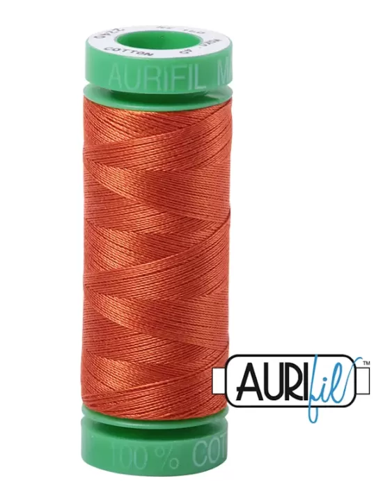 FIL COTON MAKO 40 AURIFIL 2240 Rusty Orange - Petite bobine de 150 mètres