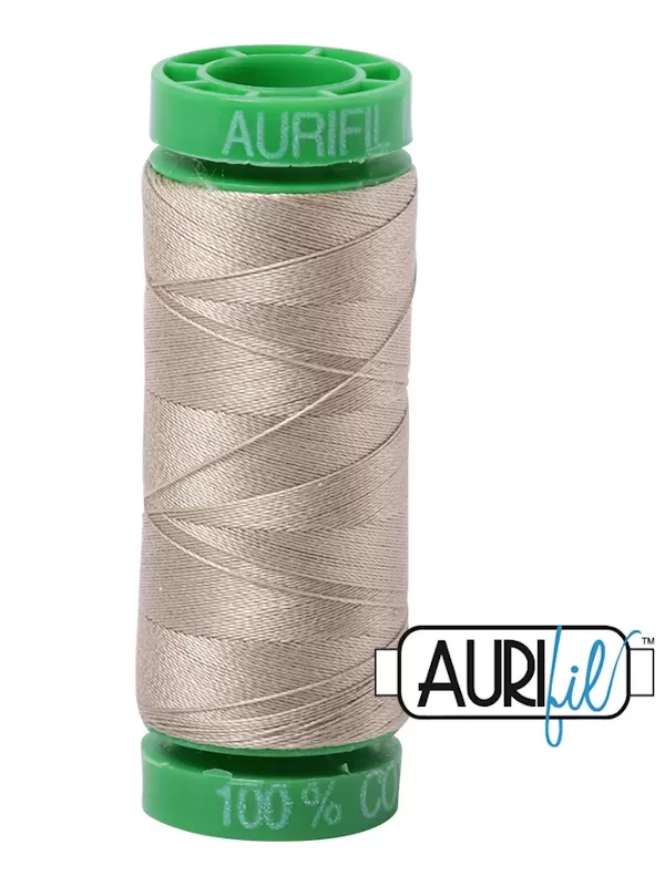 FIL COTON MAKO 40 AURIFIL 2324 Stone - Petite bobine de 150 mètres