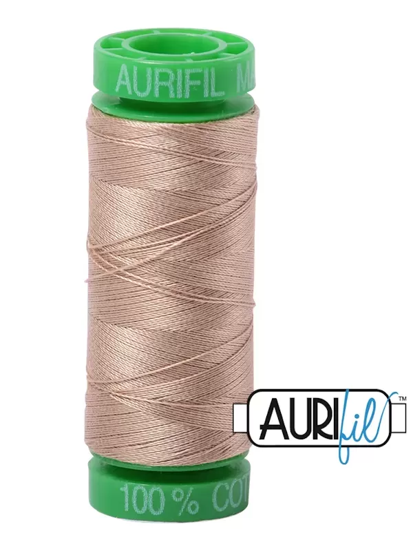 FIL COTON MAKO 40 AURIFIL 2326 Sand - Petite bobine de 150 mètres