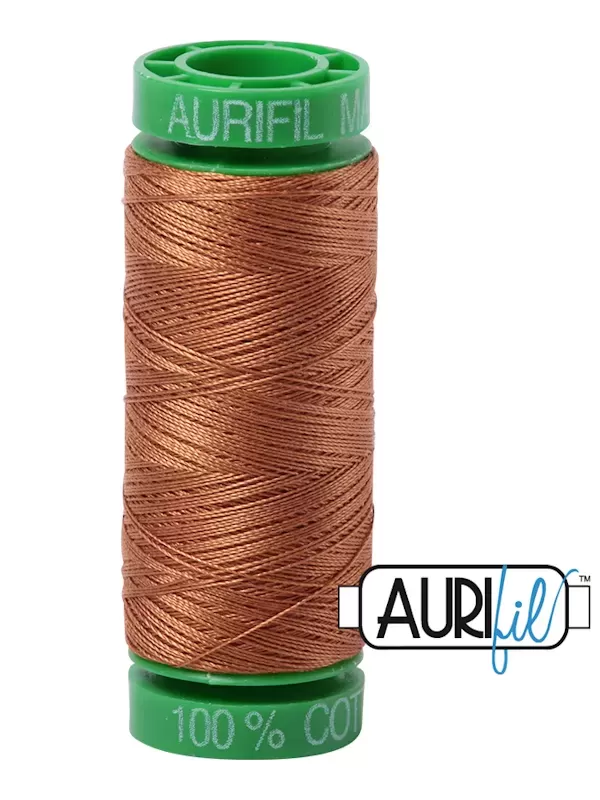 FIL COTON MAKO 40 AURIFIL 2335 Light Cinnamon - Petite bobine de 150 mètres