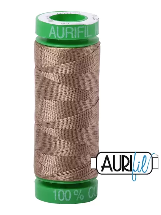 FIL COTON MAKO 40 AURIFIL 2370 Sandstone - Petite bobine de 150 mètres