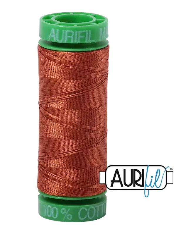 FIL COTON MAKO 40 AURIFIL 2390 Cinnamon Toast - Petite bobine de 150 mètres