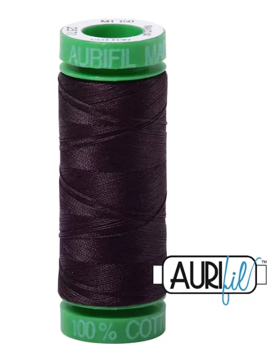 FIL COTON MAKO 40 AURIFIL 2570 Aubergine - Petite bobine de 150 mètres