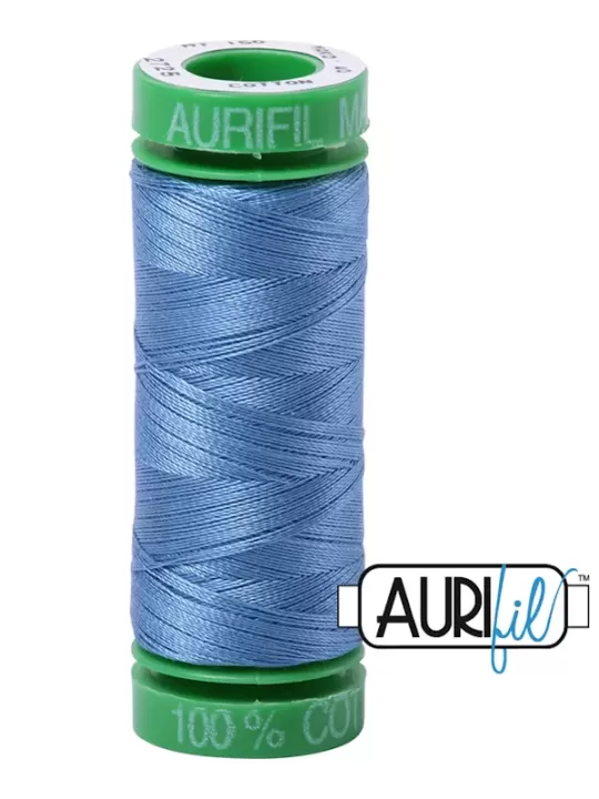 FIL COTON MAKO 40 AURIFIL 2725 Light Wedgewood - Petite bobine de 150 mètres